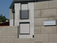 Ogrodzenie posesyjne z pustaków zalewowych CJ Blok